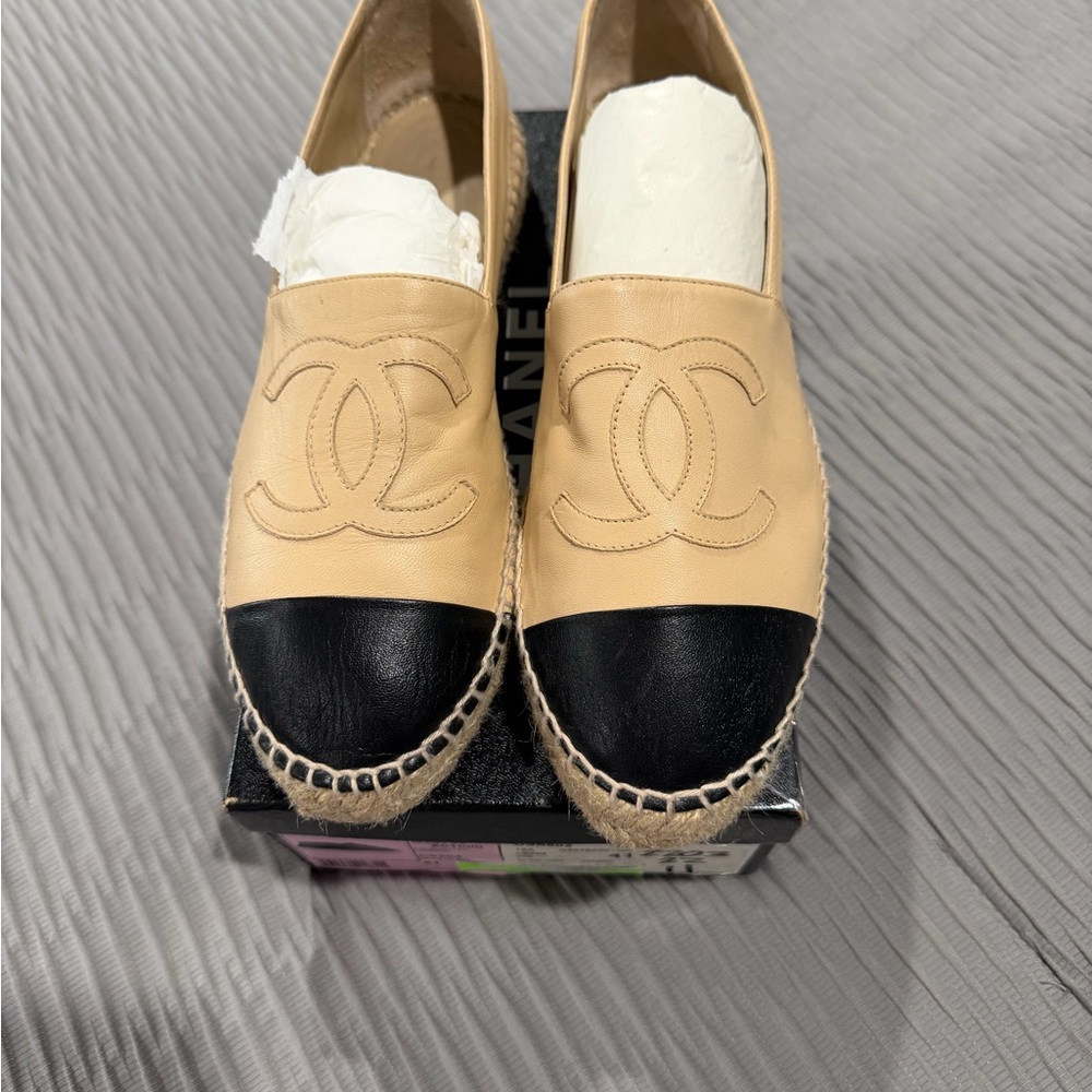 CHANEL Tan and Black Espadrilles